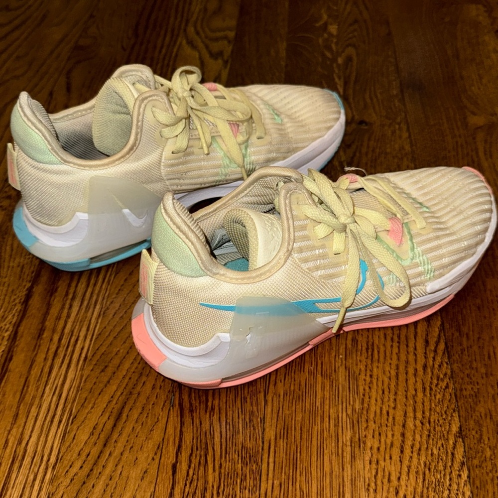 Witness 6 “Easter” size 8